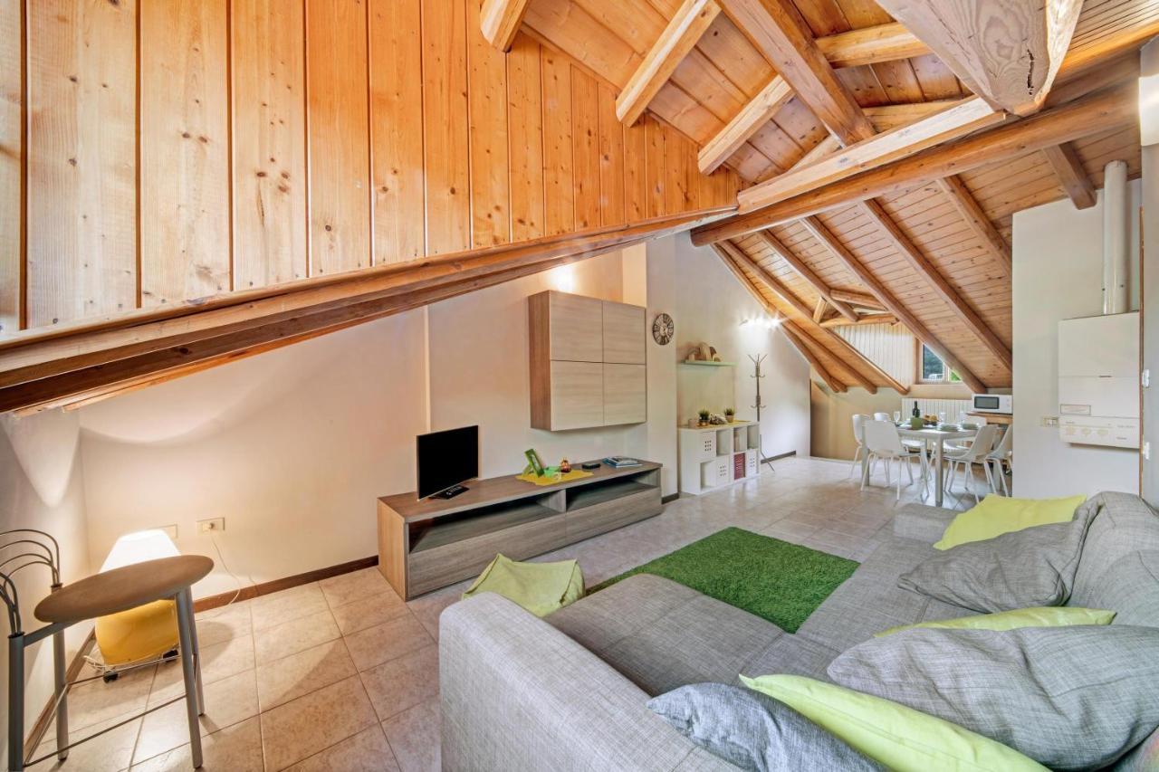 Mansarda Fra Monte E Lago Apartment Esino Lario Exterior photo